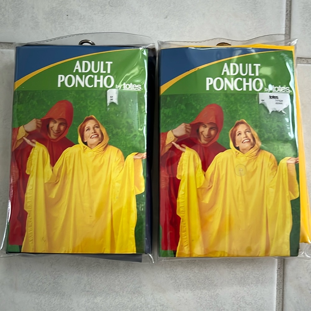 NEW 2 Totes Adult Hooded Ponchos